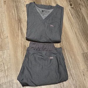 FIGS jogger scrub set. SIZE SMALL.